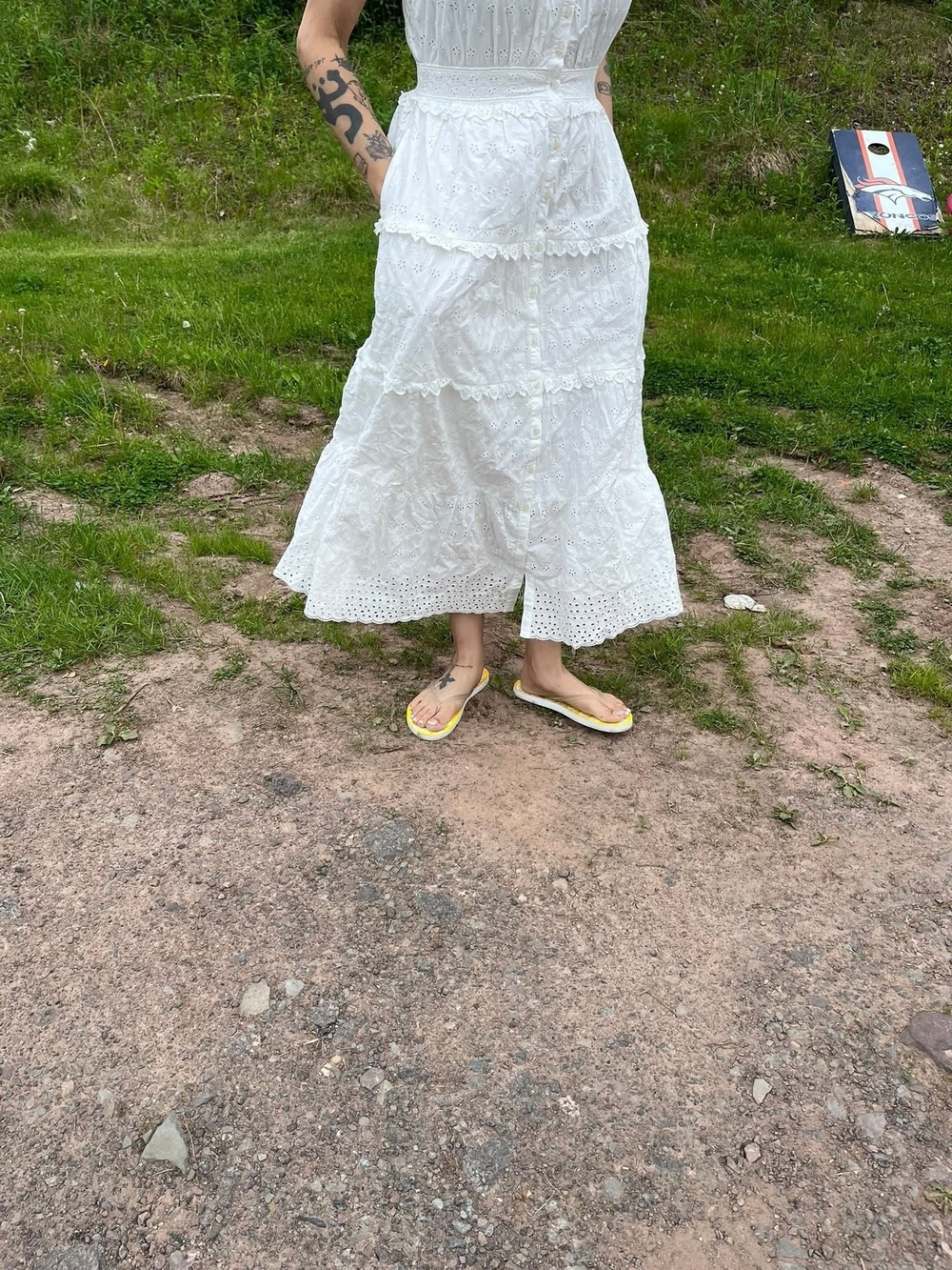 GAP White Eyelet Tiered Maxi Dress with Square Neck and Tie Waist - Picture 3 of 3